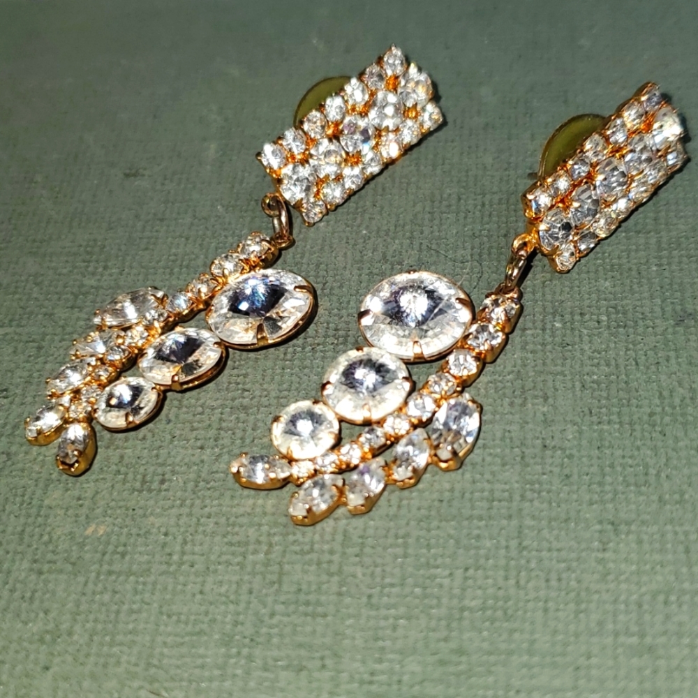Spectacular rhinestone earrings